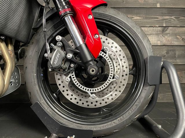 triumph - trident-660