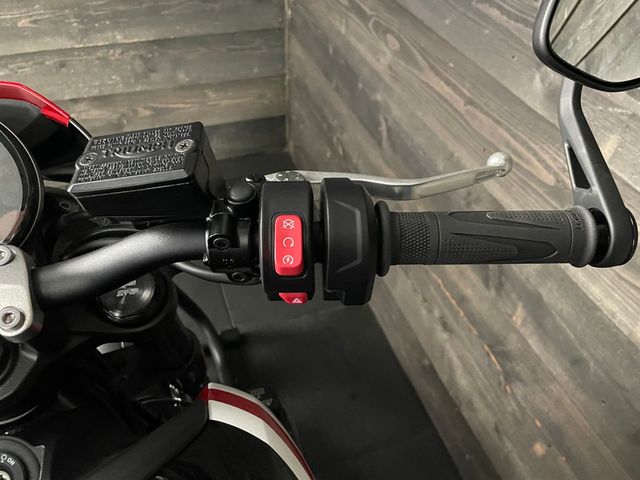 triumph - trident-660