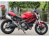 DUCATI MONSTER 696