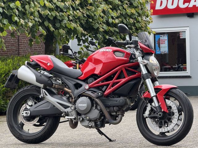 ducati - monster-696