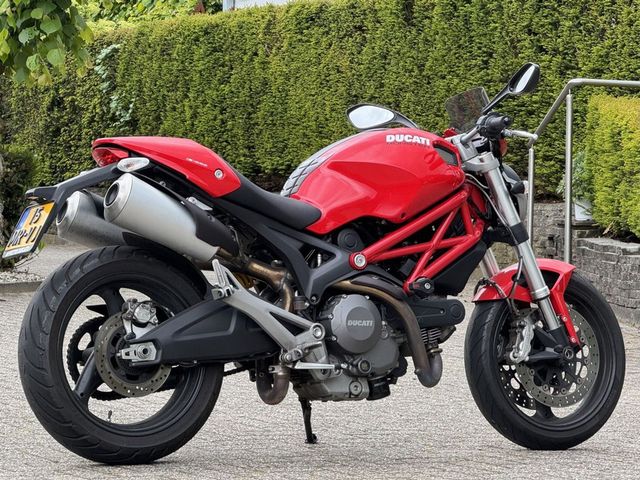 ducati - monster-696