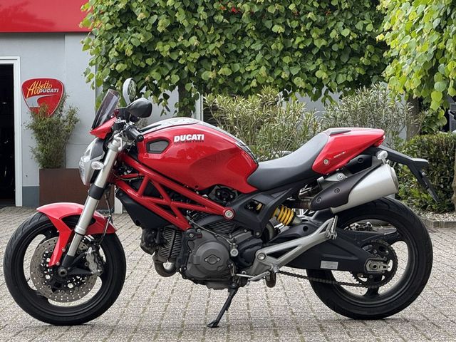 ducati - monster-696
