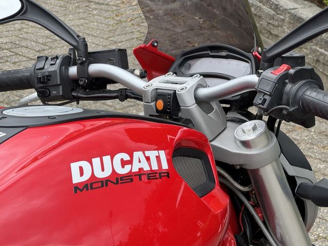 ducati - monster-696