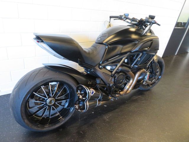 ducati - xdiavel-black-star