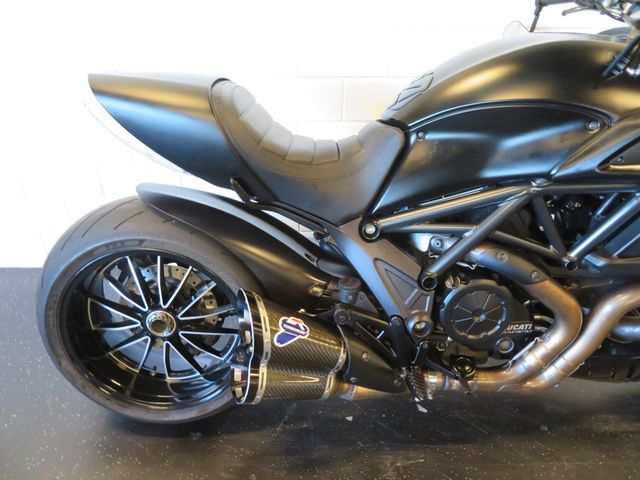 ducati - xdiavel-black-star