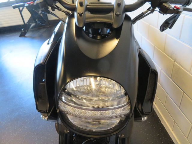 ducati - xdiavel-black-star