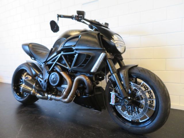 ducati - xdiavel-black-star