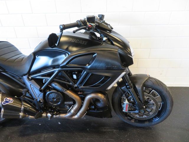 ducati - xdiavel-black-star