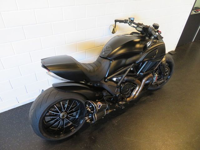 ducati - xdiavel-black-star