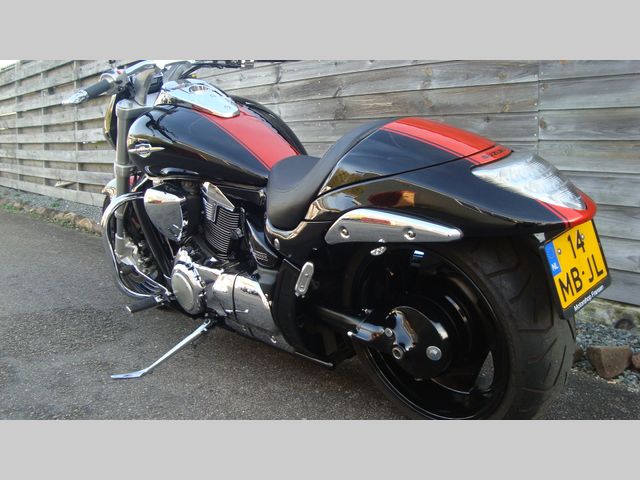 suzuki - m-1800-r-intruder