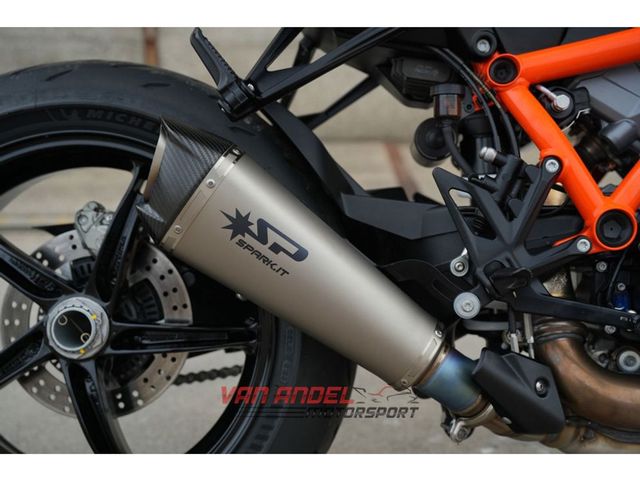 ktm - 1390-super-duke-r-evo