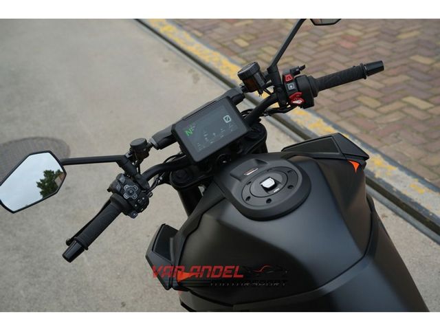 ktm - 1390-super-duke-r-evo