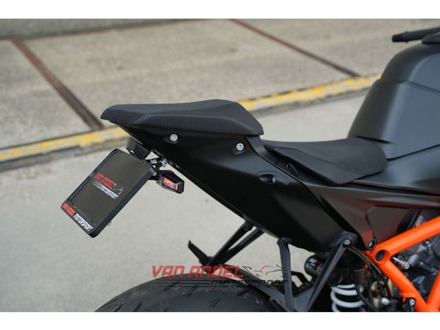 ktm - 1390-super-duke-r-evo