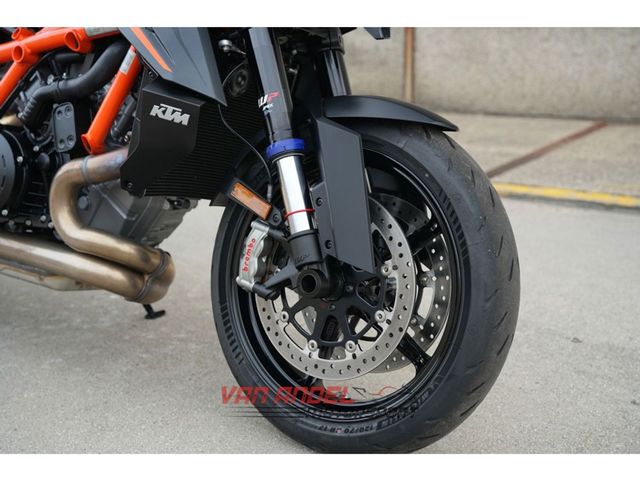 ktm - 1390-super-duke-r-evo