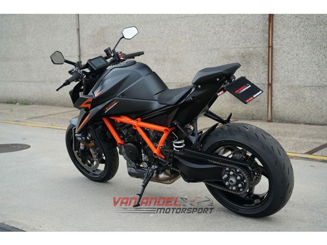 ktm - 1390-super-duke-r-evo