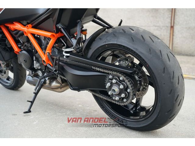 ktm - 1390-super-duke-r-evo