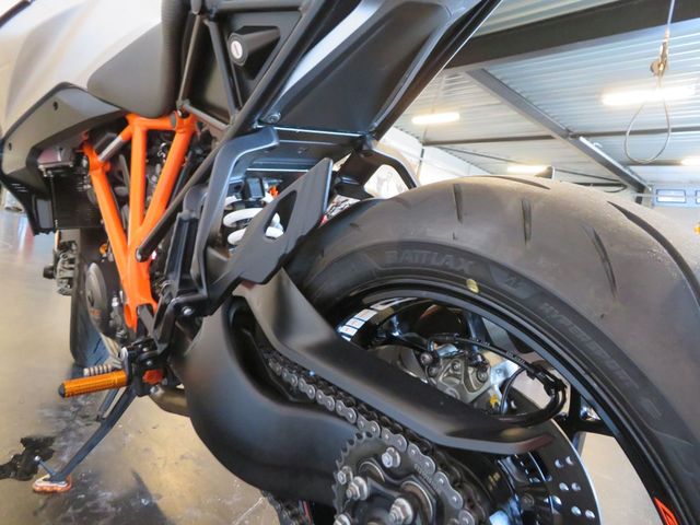 ktm - 1290-super-duke-gt