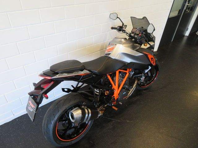 ktm - 1290-super-duke-gt