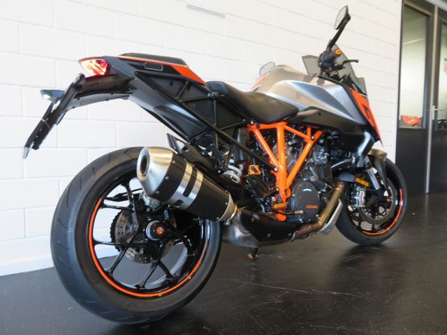 ktm - 1290-super-duke-gt
