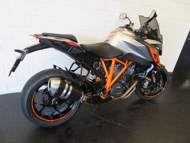 ktm - 1290-super-duke-gt