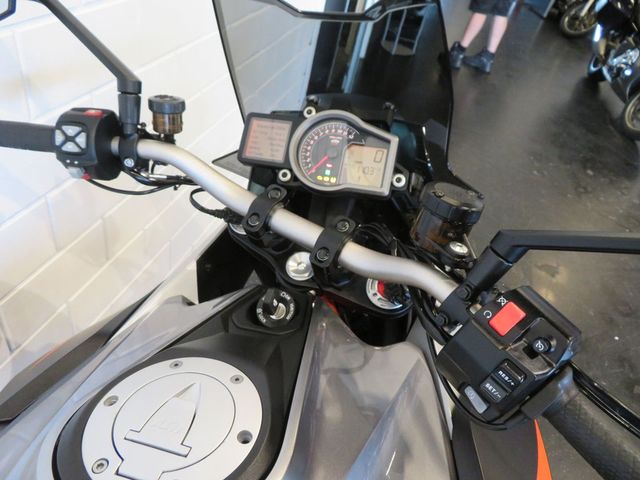 ktm - 1290-super-duke-gt