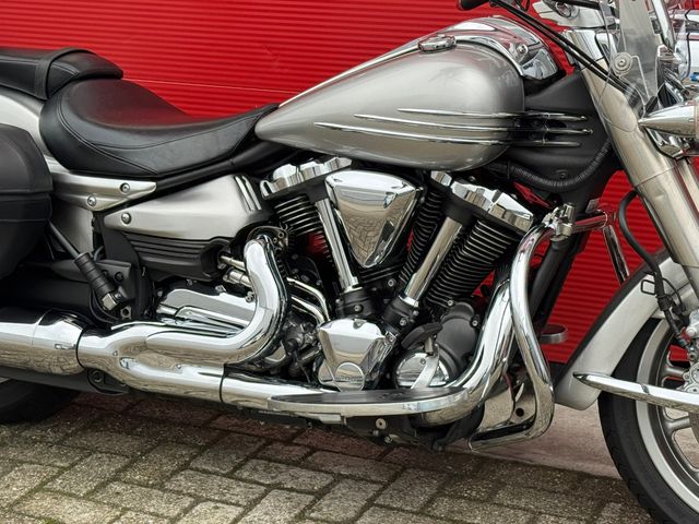 yamaha - xv-1900-midnight-star