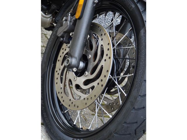 triumph - bonneville-t-120-black