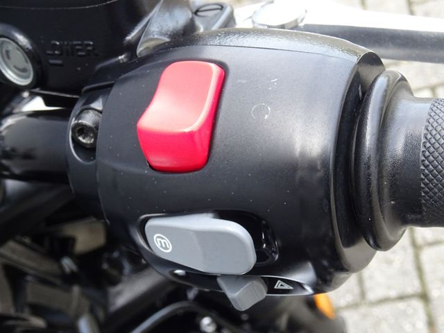 triumph - bonneville-t-120-black