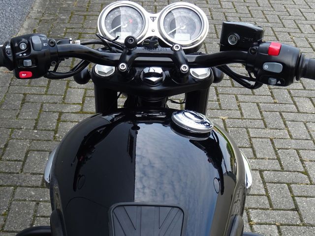 triumph - bonneville-t-120-black
