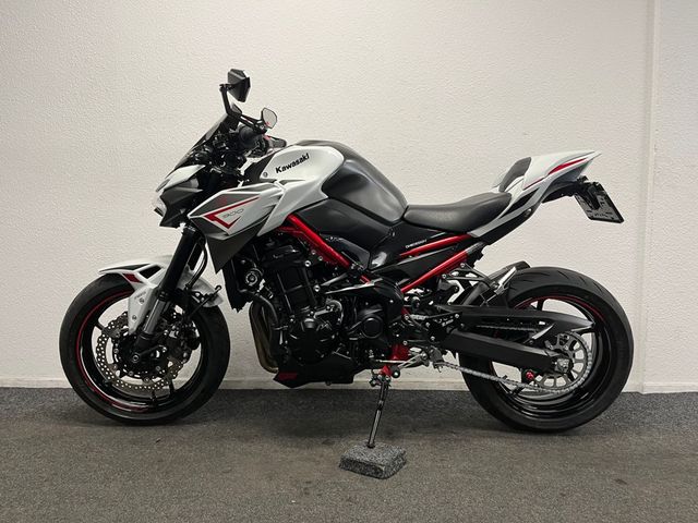 kawasaki - z900
