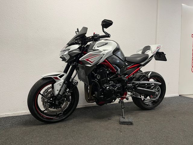 kawasaki - z900