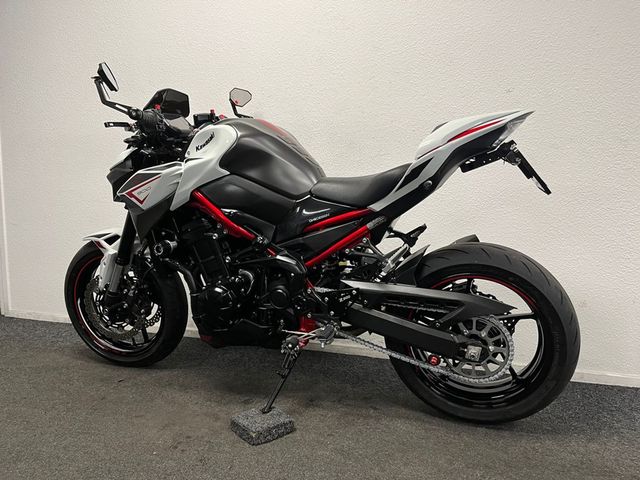 kawasaki - z900