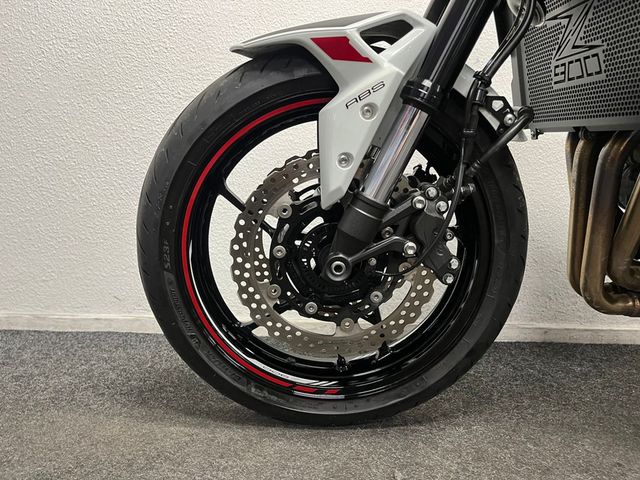 kawasaki - z900