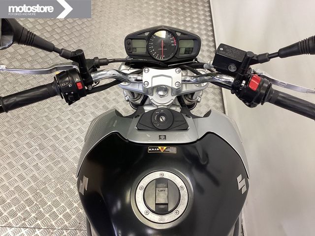 suzuki - gsr-600