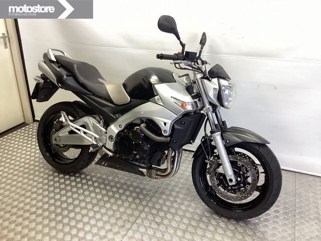 suzuki - gsr-600