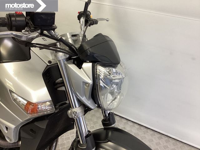 suzuki - gsr-600