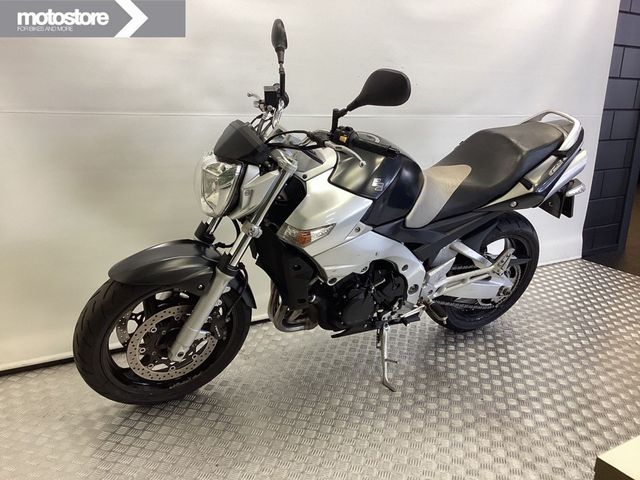 suzuki - gsr-600