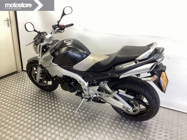 suzuki - gsr-600