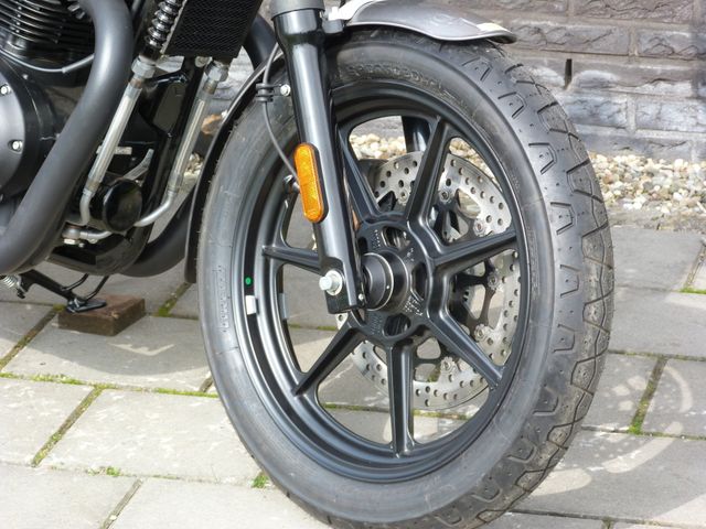royal-enfield - interceptor-650