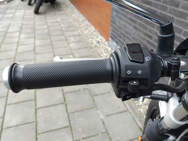 royal-enfield - interceptor-650