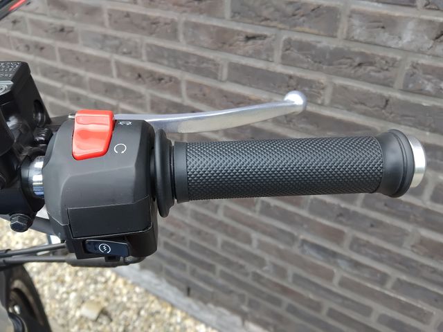 royal-enfield - interceptor-650