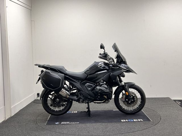 bmw - r-1300-gs-triple-black