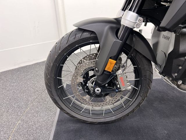 bmw - r-1300-gs-triple-black