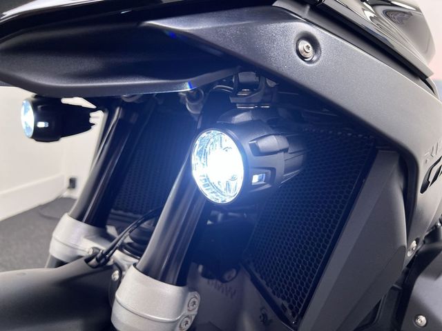 bmw - r-1300-gs-triple-black