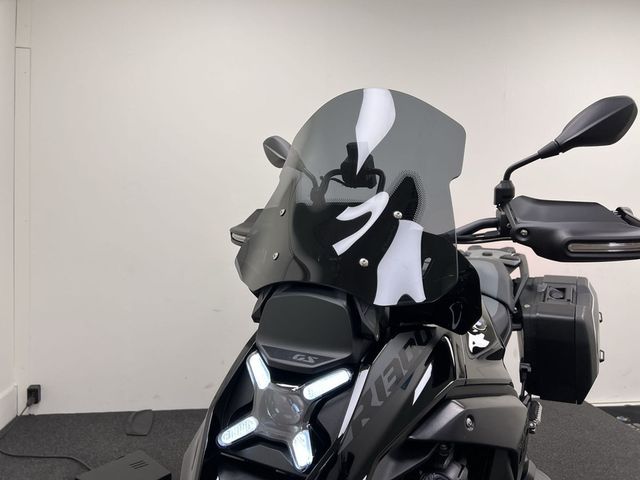 bmw - r-1300-gs-triple-black