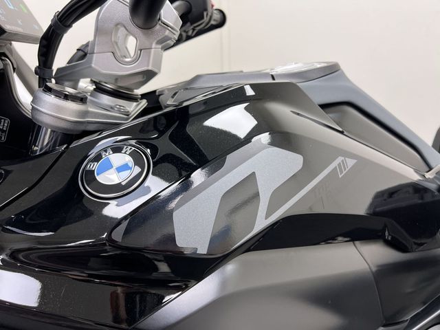 bmw - r-1300-gs-triple-black