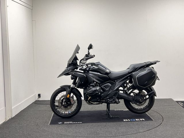 bmw - r-1300-gs-triple-black