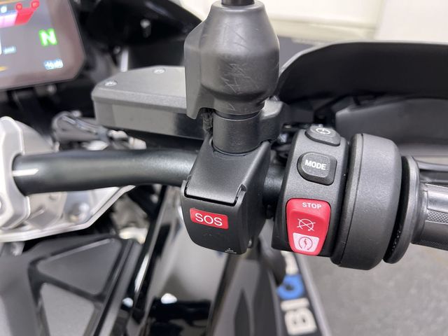 bmw - r-1300-gs-triple-black