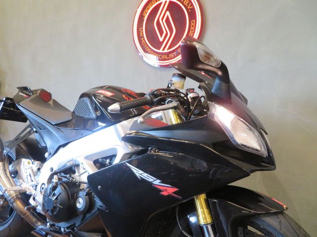 aprilia - rsv-4-r