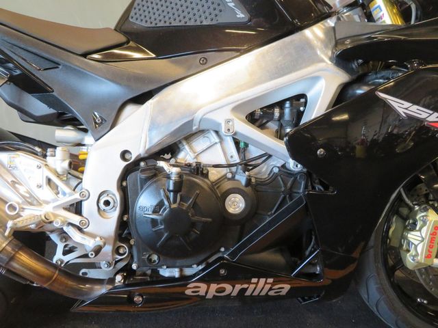 aprilia - rsv-4-r